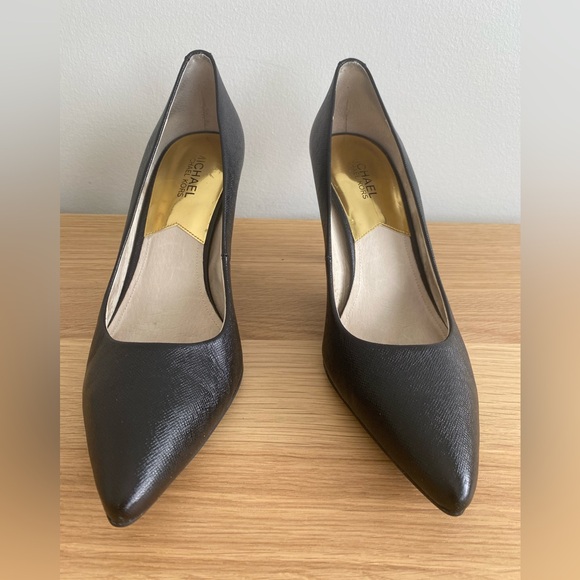 Michael Kors black leather pumps EUC - Picture 6 of 16